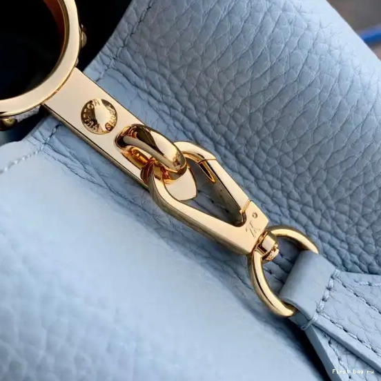 First bag ru CAPUCINES LOUIS VUITTON MM 0521